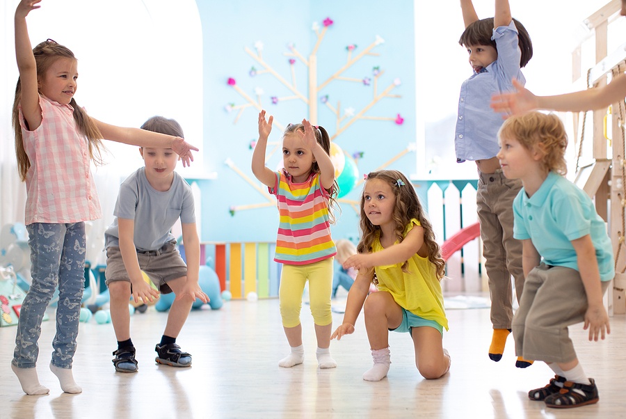 3 Simple Music and Movement Activities for Montessori Preschool Kids -  WellJourn