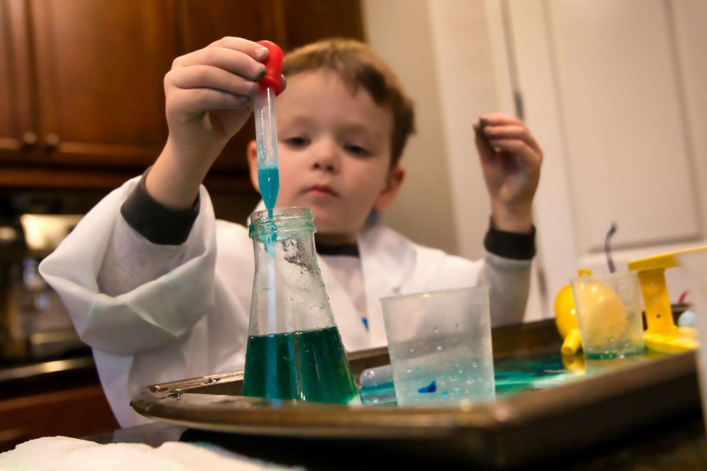 What Are the Best Montessori Science Activities for Kindergartners
